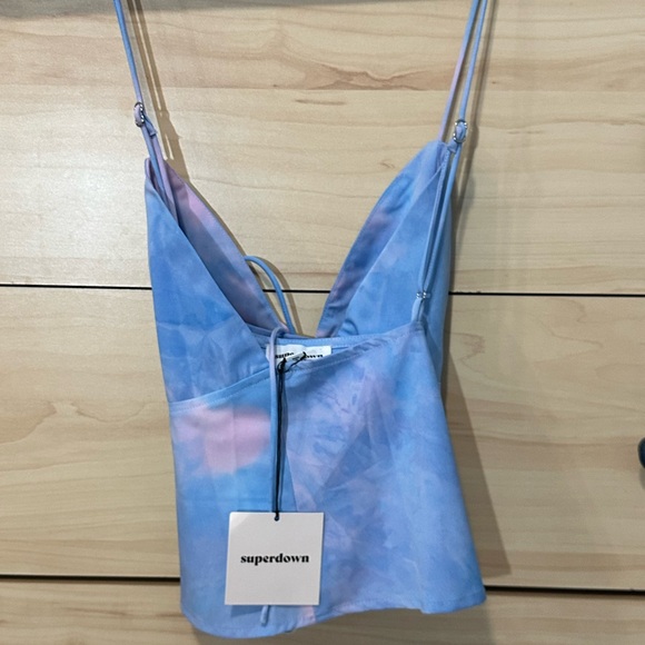 NWT Superdown Isla Top in Blue Multi, Size M - Picture 4 of 5